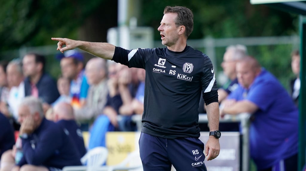Der SV Meppen wird von Ex-Trainer Rico Schmitt trainiert.