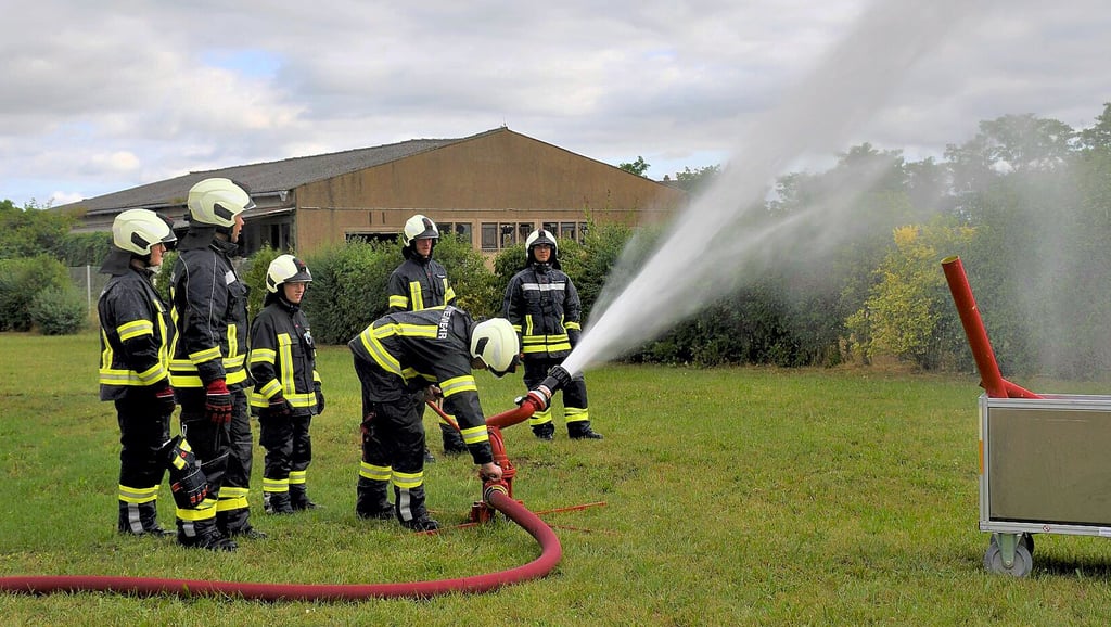 Bei der Freiwilligen Feuerwehr der Stadt Haldensleben geht es wieder mit Treffen und Übungen los.