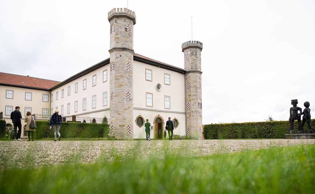 Viel Kunst im Schloss Derneburg.