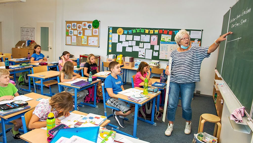 Die Kinder der Kleinjenaer Grundschule lernen gerade - wie hier die 3. Klasse im Mathematik-Unterricht mit Kerstin Thielemann - in der Naumburger Jägerstraße. Dies wird auch im kommenden Jahr noch so sein.