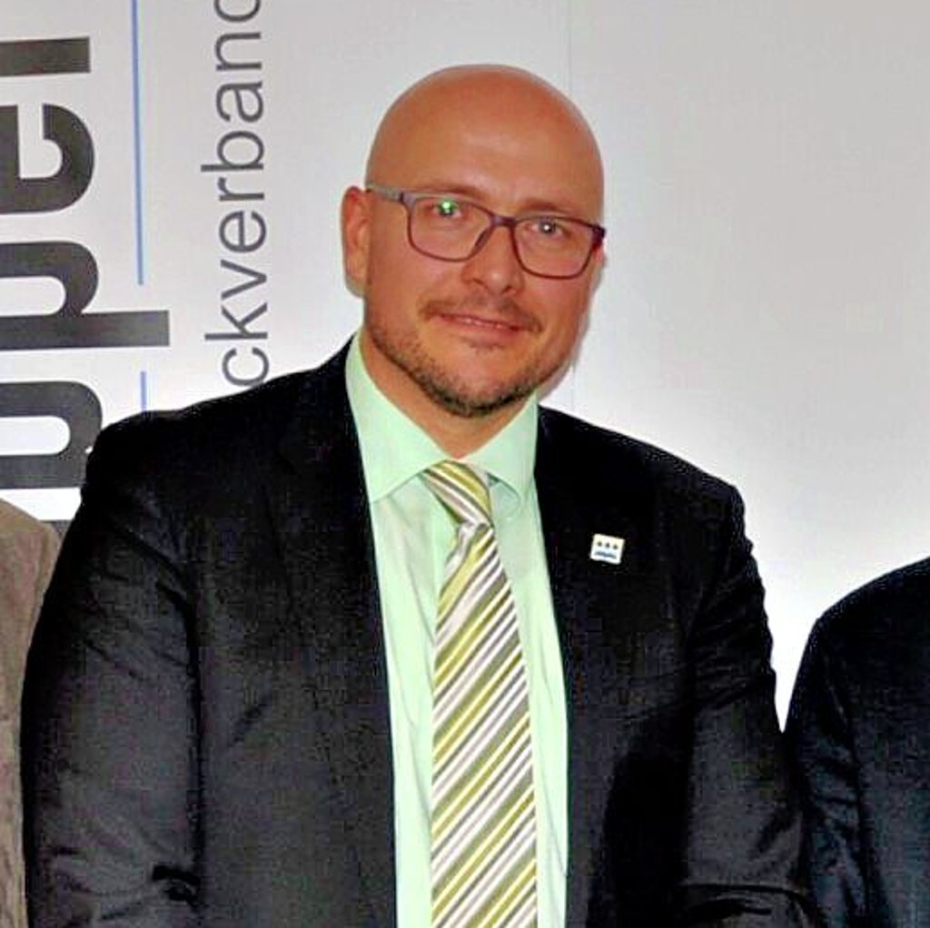 WAZV-Chef Andreas Beyer verteidigt die Regenwasser-Beseitigung mit dem Wassergesetz. Zudem reagiere man auf Veränderungen.