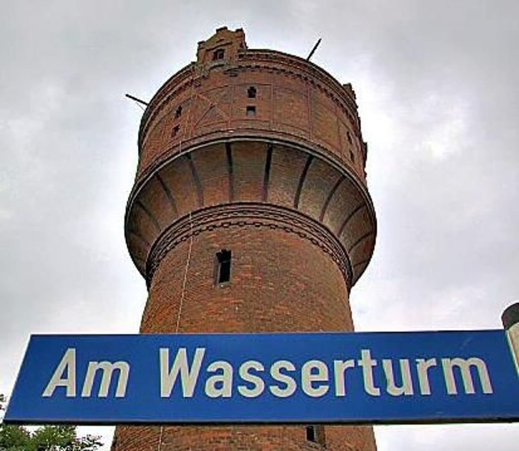 Blick auf den Wasserturm in Frose