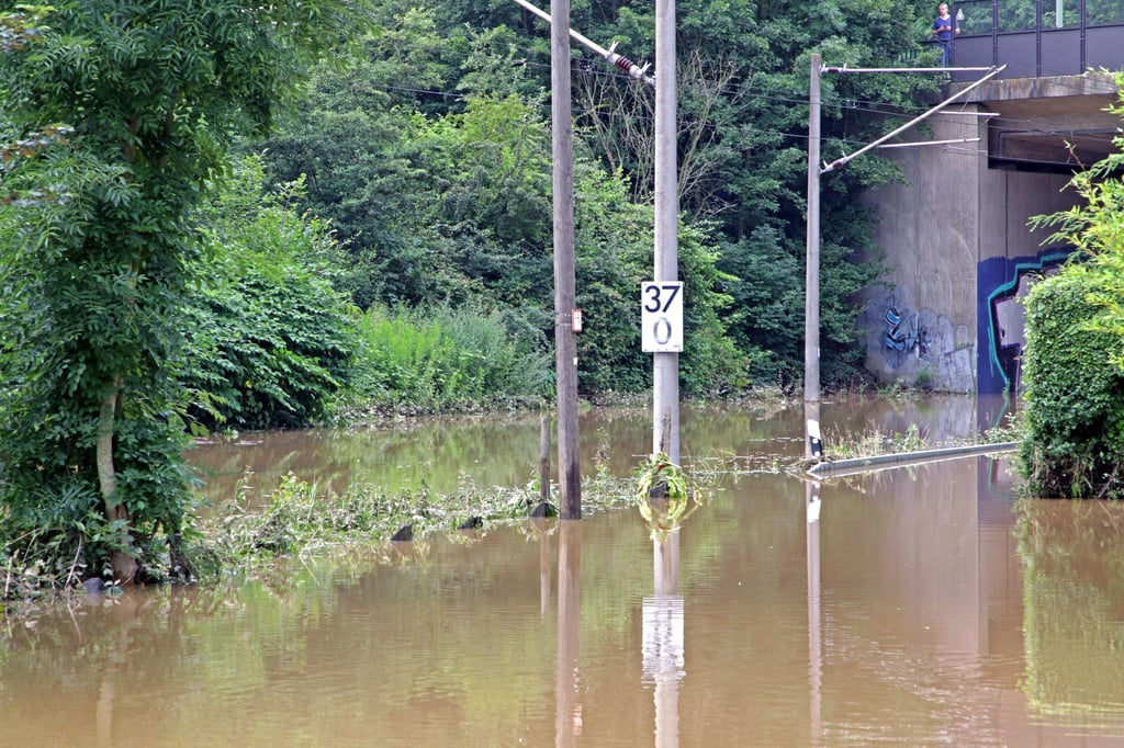 Die Verwüstungen in Westdeutschland nach einem Unwetter sind schlimm.