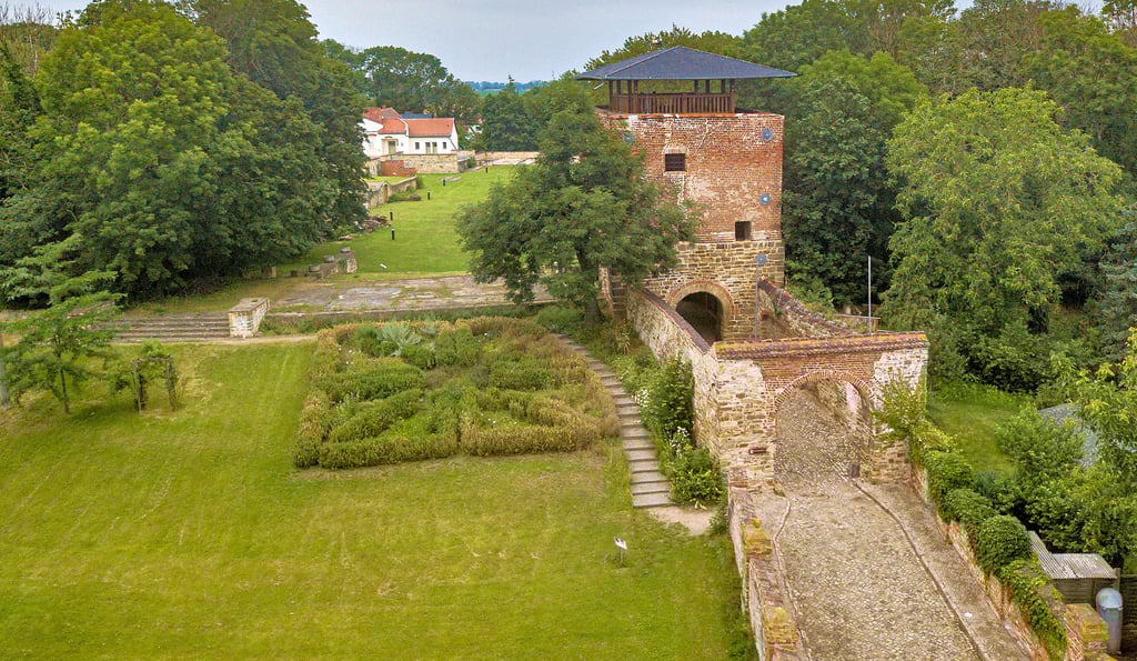 Die Burganlage Klein Rosenburg ist eine der bedeutendsten Hochburganlagen Deutschlands. Die Sanierung des Turms wird vom Stadtrat vorangetrieben.