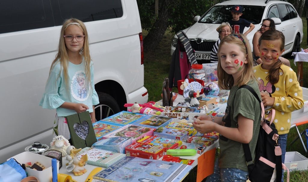 Viele Flohmarktstände gab es beim Trödelmarkt in Süd-V.