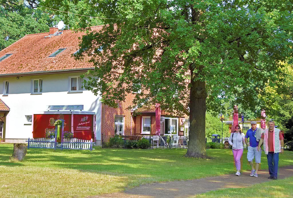 Das gemeindeeigene Waldhotel im Calvörder Grieps soll durch einen Wintergarten touristisch attraktiver werden. Für größere Veranstaltungen ist die Gaststätte zu klein. Mit dem gläsernen Anbau sollen weitere Sitzplätze geschaffen werden.