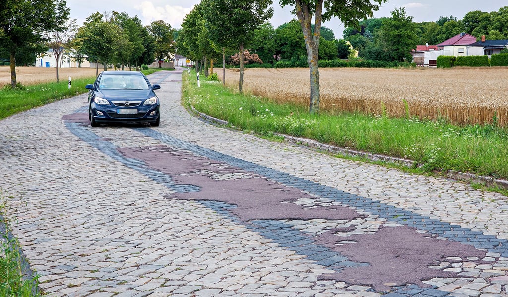 Erst soll für die Poleyer die Kreisstraße 2.103 in Richtung Bernburg, dann in Richtung Crüchern auf Vordermann gebracht werden.
