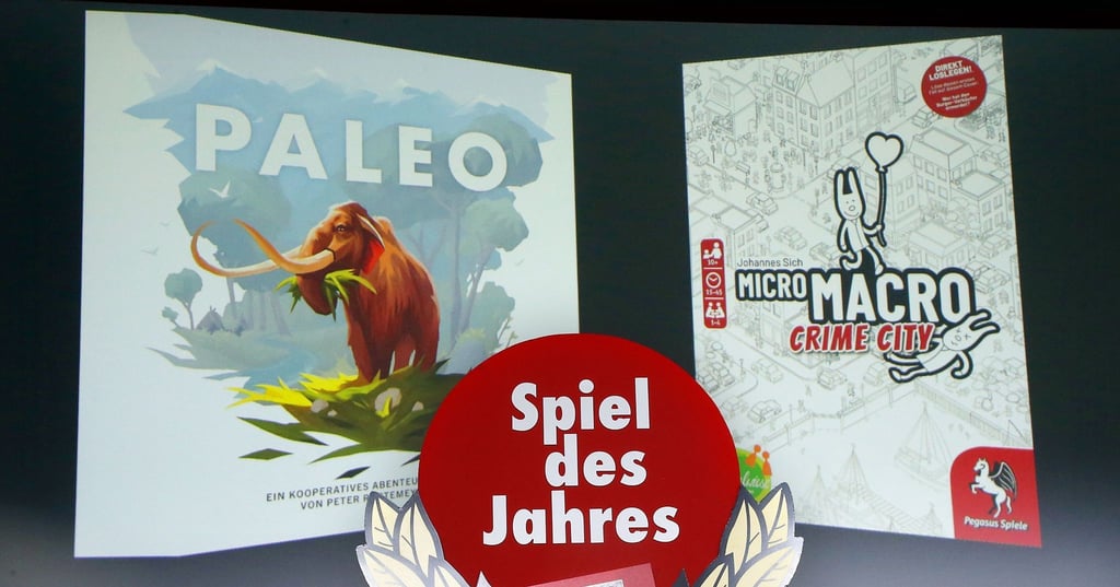 Zum Spiel des Jahres 2021 wurde „MicroMacro: Crime City“ von Johannes Sich von einer Jury gewählt, zum Kennerspiel des Jahres wurde „Paleo“ von Peter Rustemeyer prämiert.