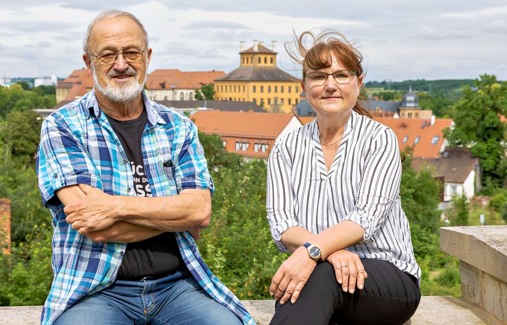 Das Ehepaar Gisela und Hubert Reimann aus Kretzschau bietet am Sonntag im Neuen Theater einen „Sommerstrauß bunter Melodien“.
