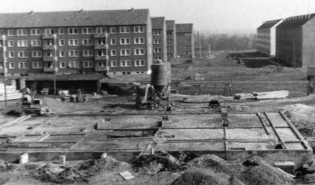 Die ersten Blocks wurden in der Franz-Mehring-Straße gebaut.