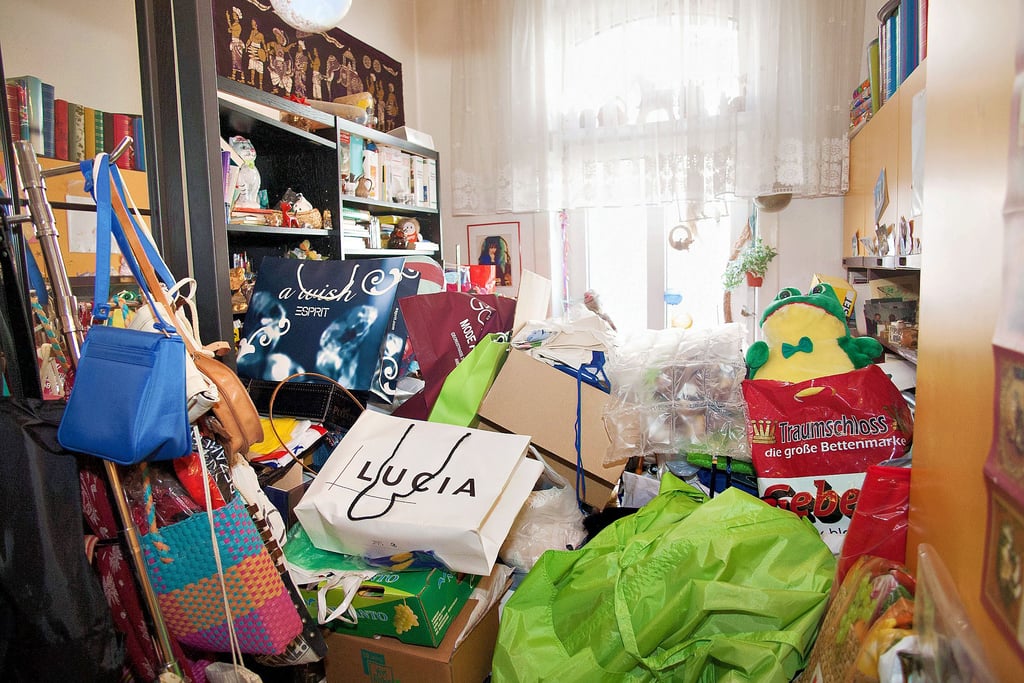 Bei Messies stapeln sich die Dinge in der Wohnung - sie können sich von keinen Besitztümern trennen. Für Vermieter ist das oftmls aufwändig und mit immensen Kosten verbunden.