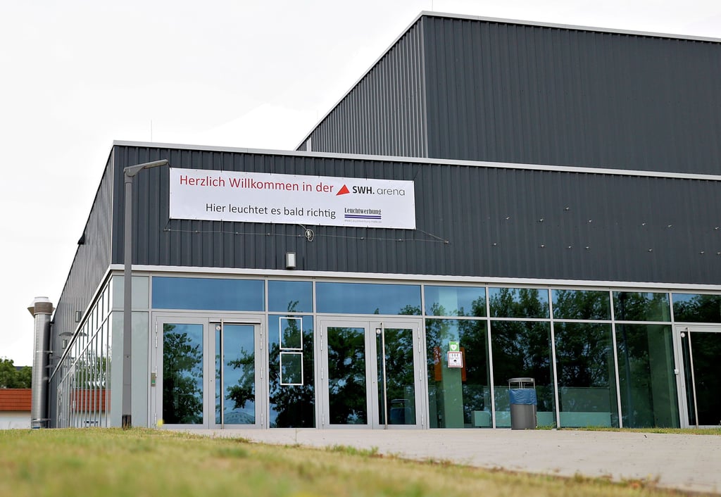 Die Ballsportarena in der Neustadt hat ein neues Namensschild.
