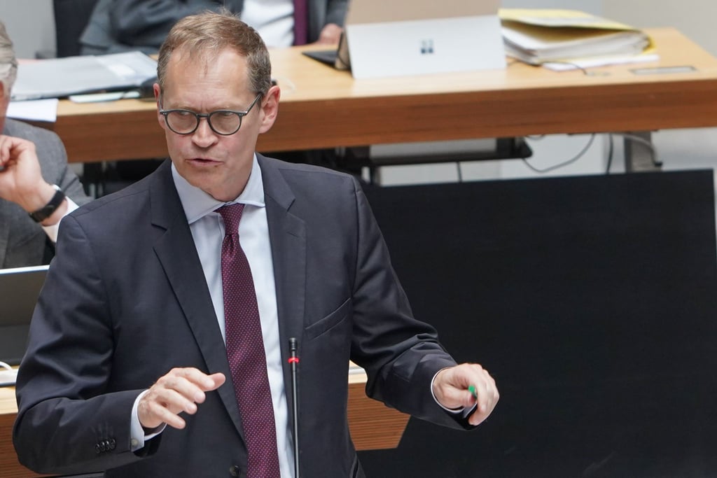 Michael Müller (SPD), Regierender Bürgermeister, spricht.