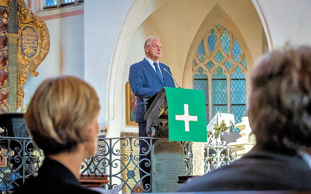 Ministerpräsident Reiner Haseloff war für die Gedenkveranstaltung des Burgenlandkreises nach Naumburg gereist.