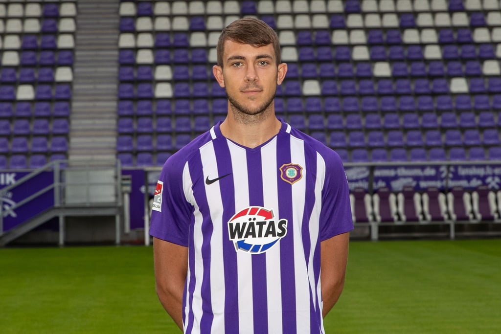 Der Abwehrspieler Niklas Jeck vom FC Erzgebirge Aue.