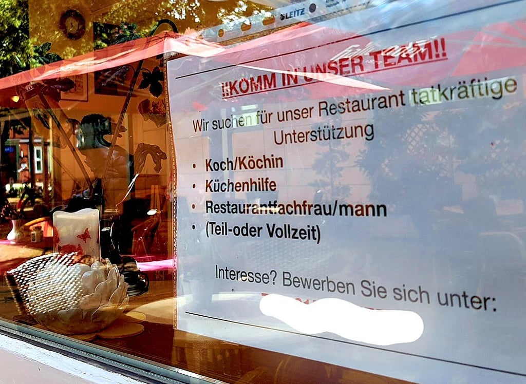 Keine Seltenheit: In Wernigerodes Gastro- und Hotelbetrieben wird dringend nach Personal gesucht.