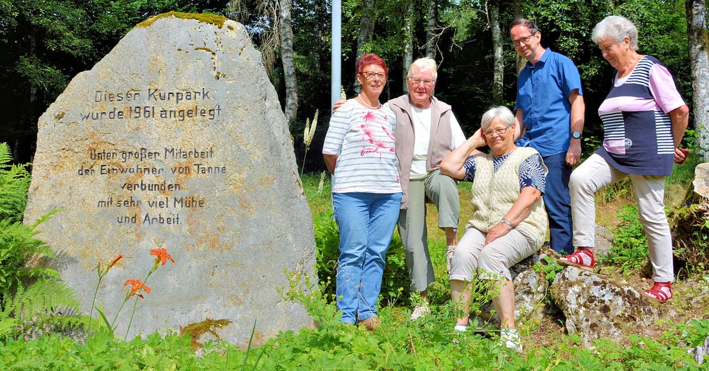 Haben jahrelang mitgeholfen, den Kurpark Tanne wieder in ein Schmuckstück zu verwandeln (von links): Irmtraud Daffend, Lisa Herfurth, Marita Puse, Christian Resow und Jutta Reimann.