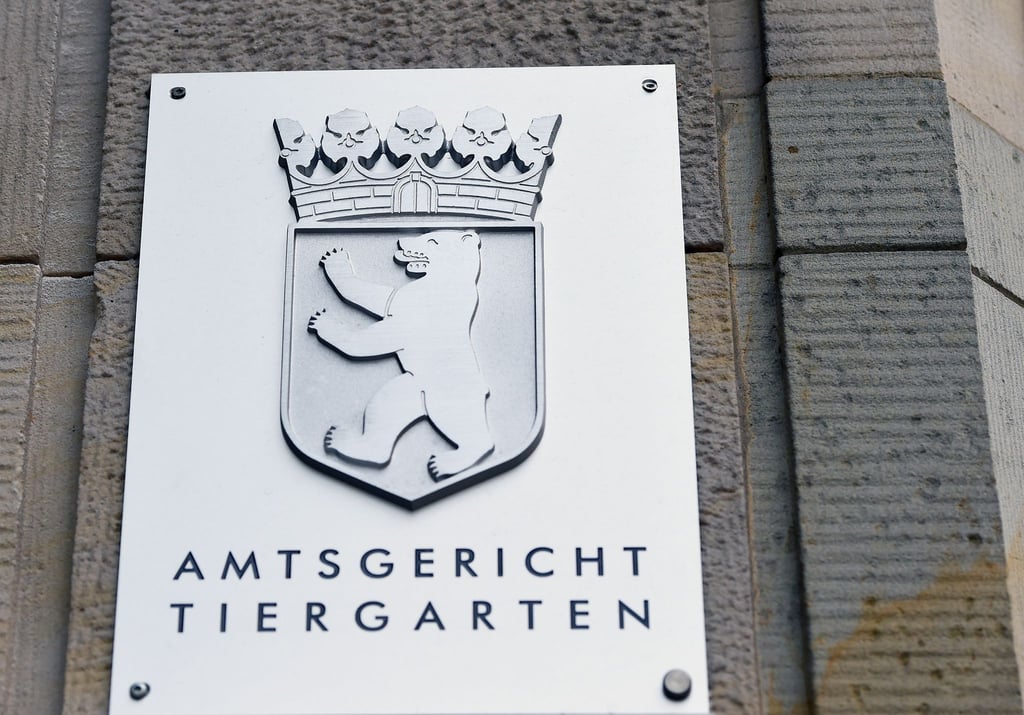 Ein Schild mit der Aufschrift Amtsgericht Tiergarten.