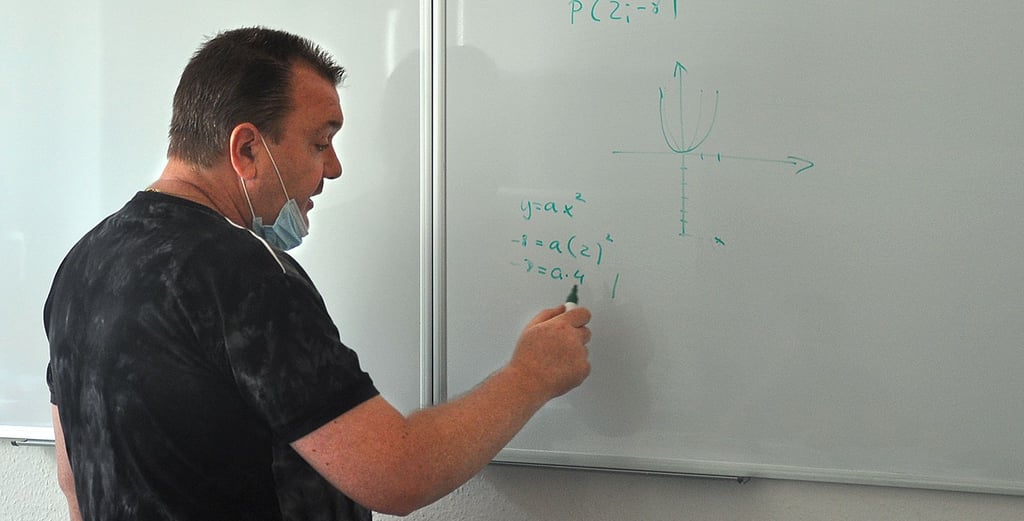 Thorsten Reichelt erklärt sein fast zehn Jahren Mathematik beim Studienkreis in Stendal.