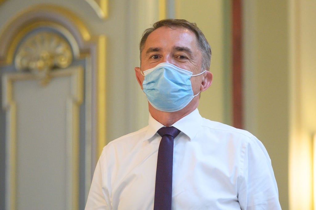 Marco Tullner, Bildungsminister des Landes Sachsen-Anhalt, kommt in die Staatskanzlei.