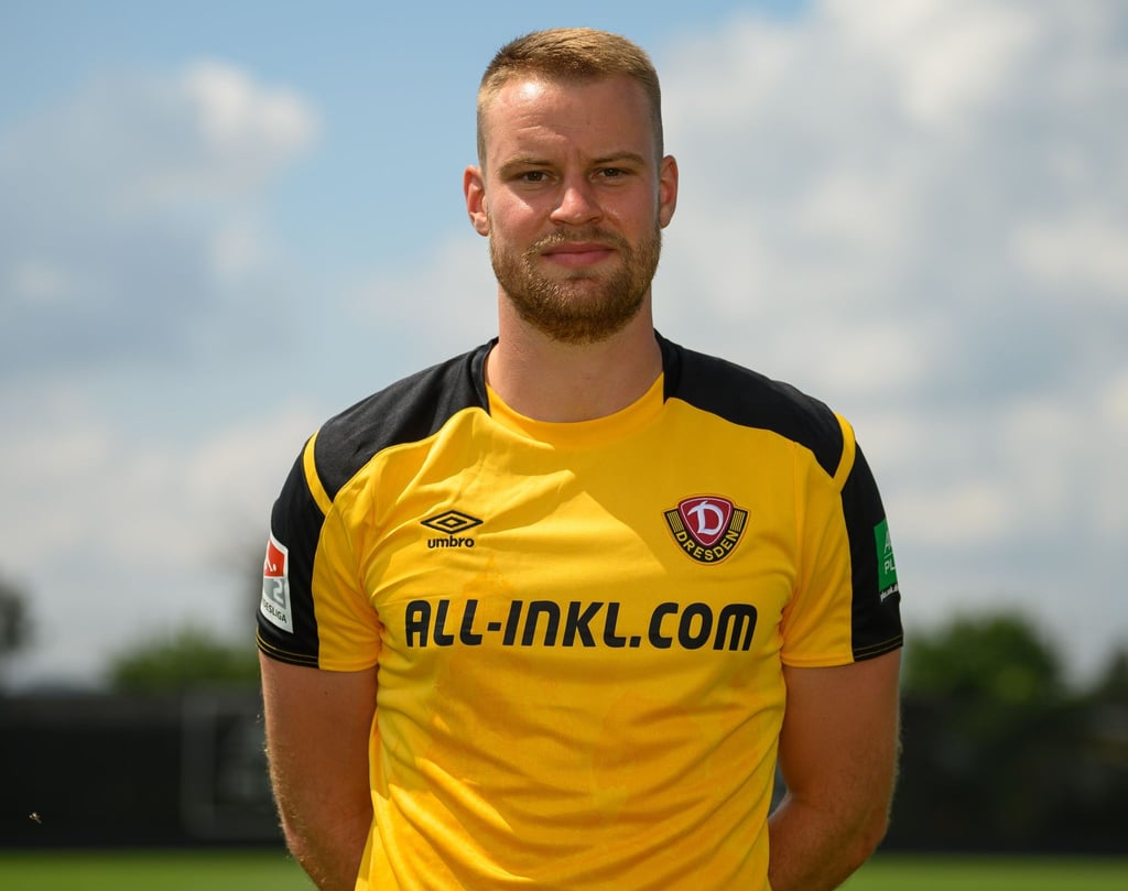 Spieler Sebastian Mai posiert.