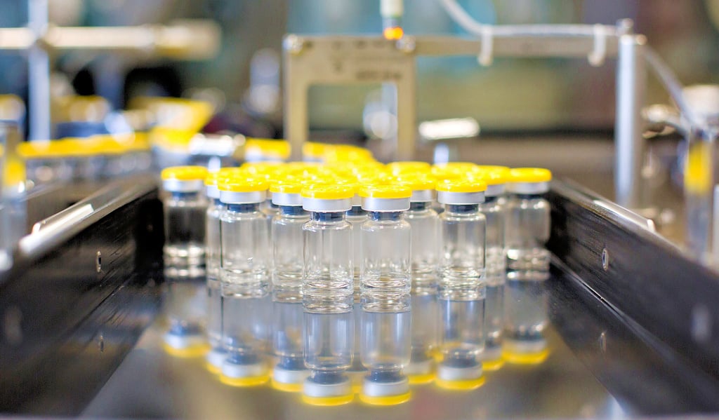 Die IDT Biologika kommt bei der Entwicklung eines eigenen Impfstoffs gegen Coviid-19 voran.