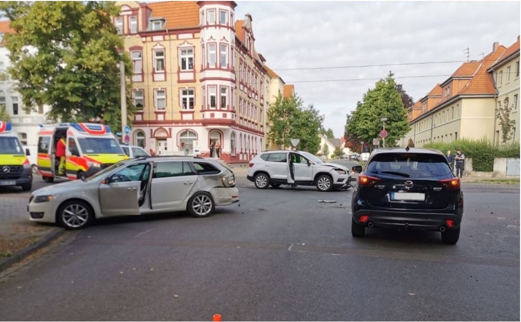 Als er über die Kreuzung der Minna-Bollmann-Straße fuhr, übersah ein 29-jähriger Skodafahrer