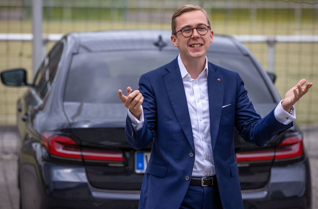 Philipp Amthor, CDU-Bundestagsabgeordneter, kommt zu einer CDU-Pressekonferenz.