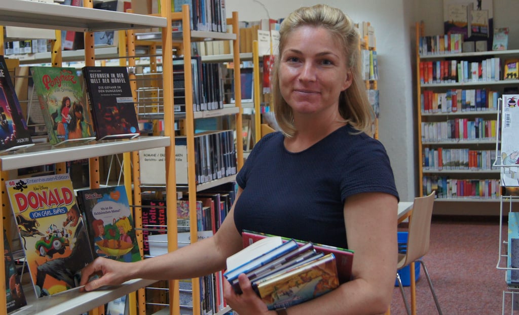 Wolmirstedts Bibliotheksleiterin Janina Freimann bereitet den Lesesommer XXL vor.