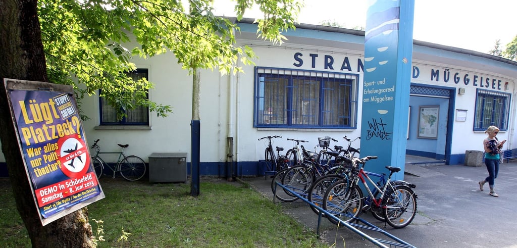 Der Eingang des Strandbads Müggelsee im Südosten Berlins.