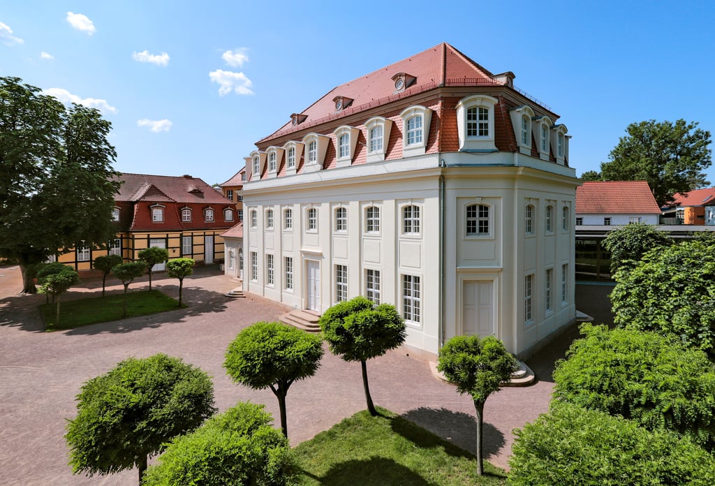Kursaalgebäude im Kurpark in Bad Lauchstädt
