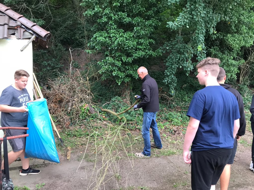 Schulsozialtag Sekundarschule Möser - Einsatz am Jugendclub in Möser.