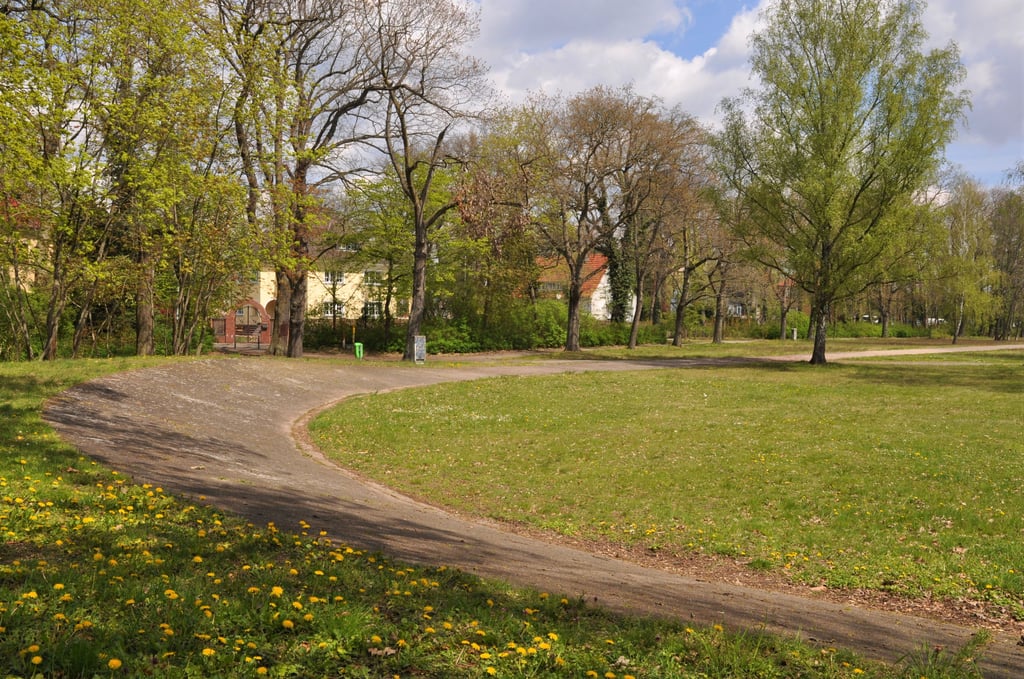 Auch die Radbahn im Volkspark steht inzwischen unter Schutz. Baulich darf deshalb an ihr nichts verändert werden.