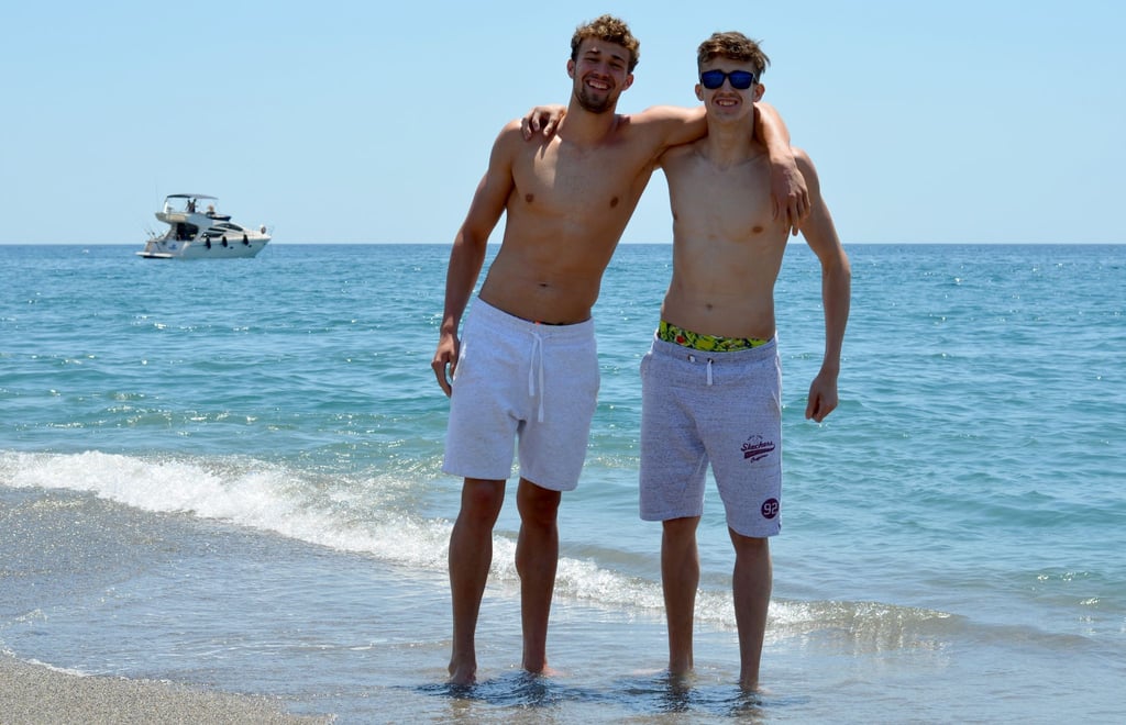 Die Schwimm-Brüder Ole (l) und Malte Braunschweig.