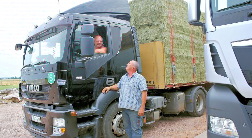 Letzte Absprachen vor der Fahrt zwischen Jan Rosenberger und Steffen Sundermeyer (rechts).