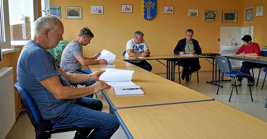 In den Ortschaftsratssitzungen im Brettiner Gemeindehaus ist das Thema Straßensanierung ein wiederkehrender Tagesordnungspunkt.