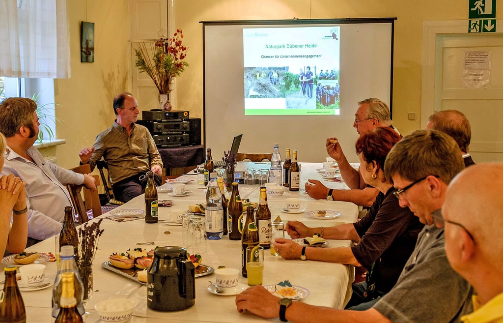 Der Verein Dübener Heide stellte beim Wirtschaftsstammtisch seine Arbeit vor.