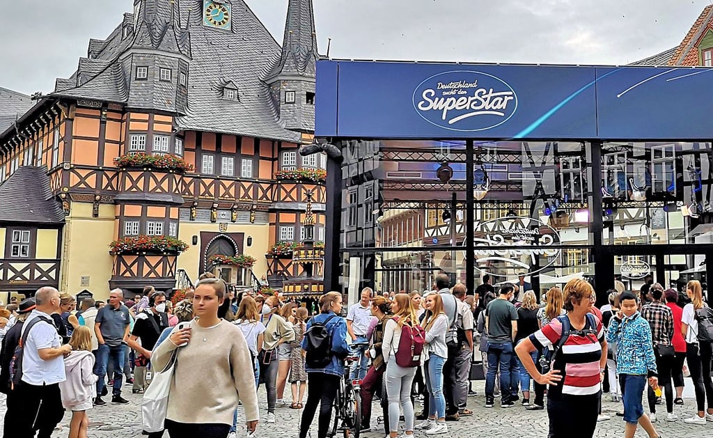 Der Glaskasten auf dem Marktplatz ist der Ort, an dem das Casting für „Deutschland sucht den Superstar" stattfindet.