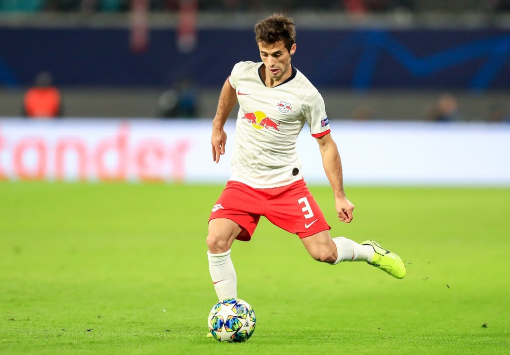 Leipzigs Spieler Marcelo Saracchi am Ball.