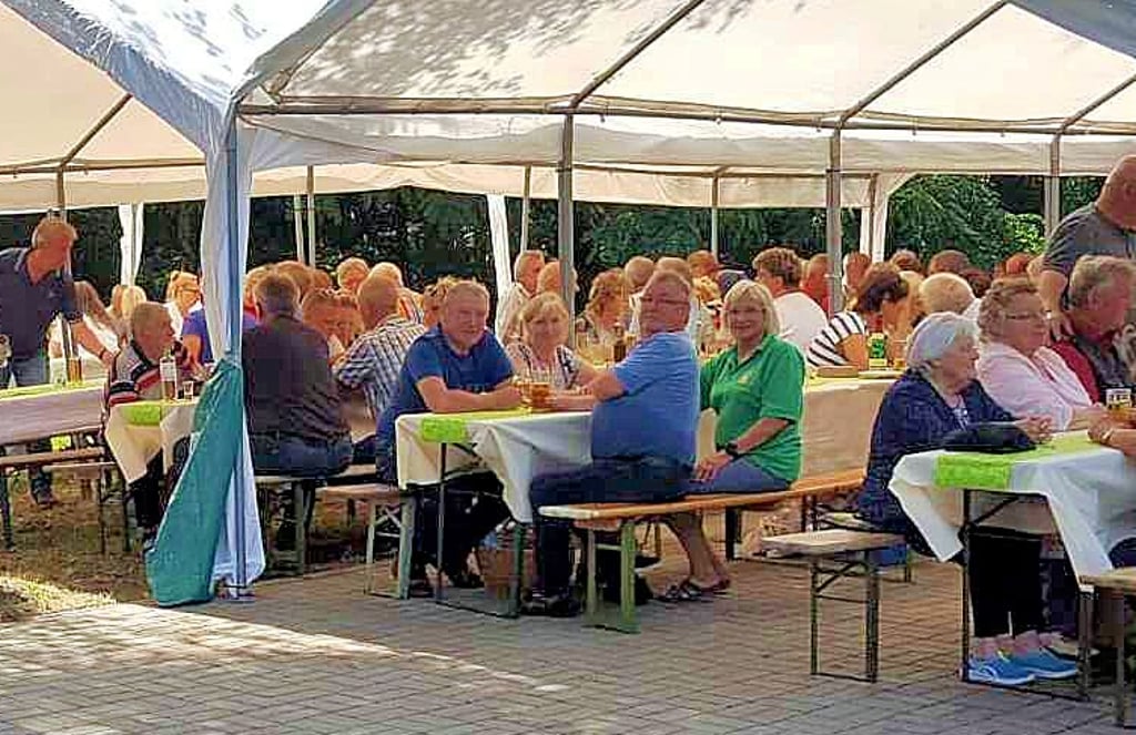 Die Bewohner von Klüden sind froh, nach der langen Zwangspause wieder zusammen feiern zu können.
