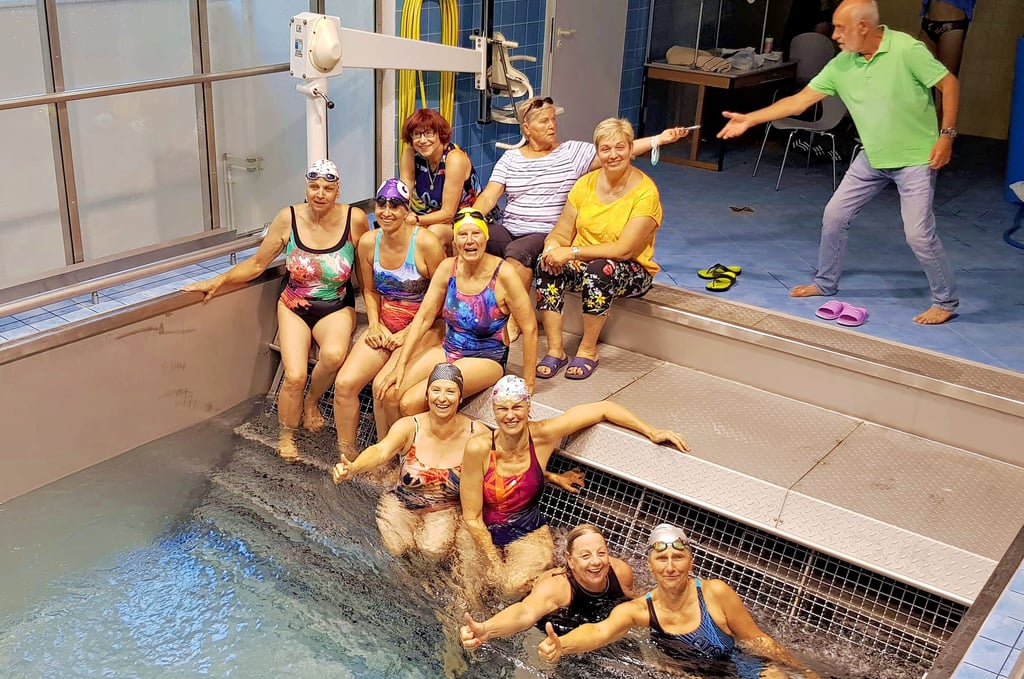 Ehemalige Weltklasse-Schwimmerinnen haben am Sonnabend die Elbehalle besucht und kehrten auch zurück in den Schwimmkanal.