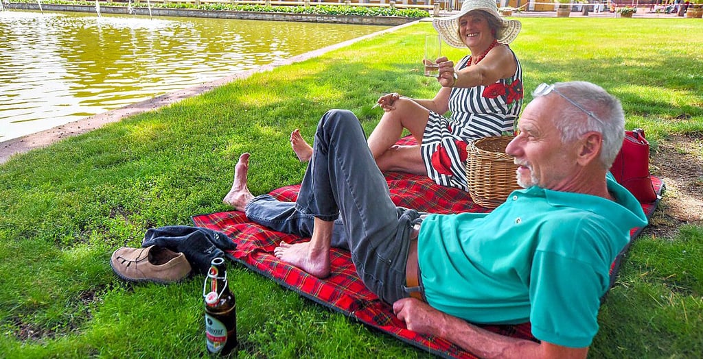 Aus Halle in die Idylle des Lauchstädter Kurparks zum Picknick.