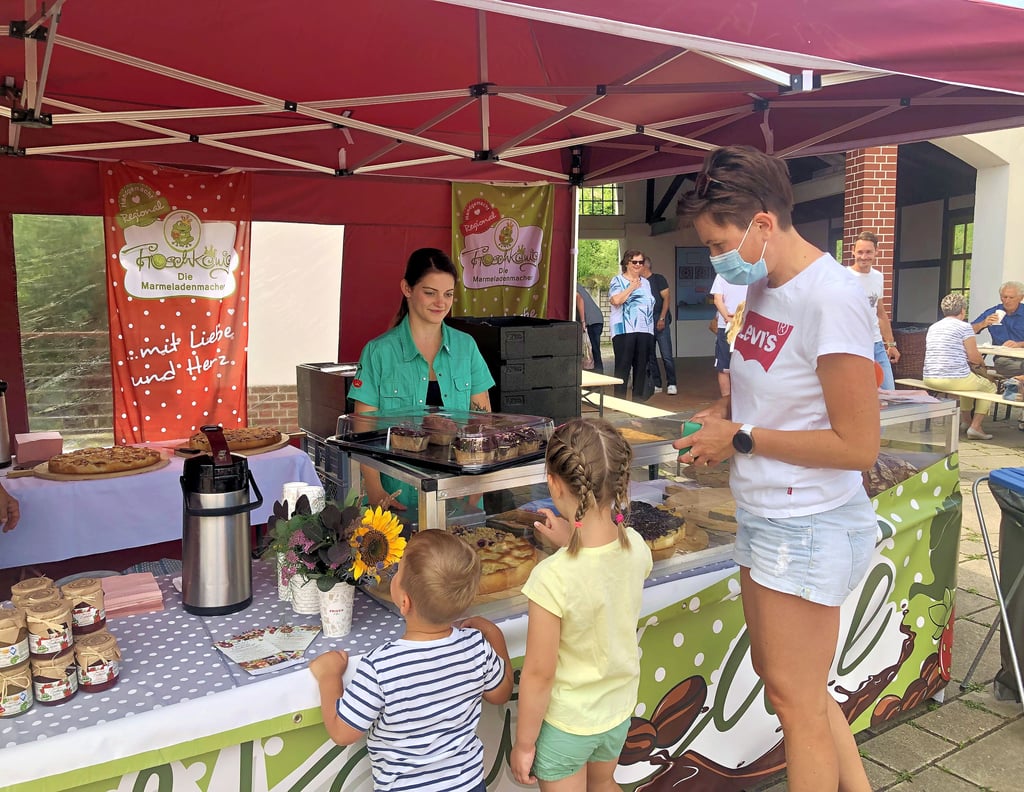 Beim „Froschkönig“ konnte man fürs Picknick einkaufen.
