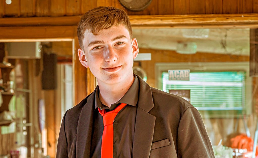 Ein Foto aus guten Tagen: Bei Rene Splettstößer aus Meitzendorf wurde vor zwei Monaten Blutkrebs diagnostiziert. Nur ein genetischer Zwilling kann dem 15-Jährigen mit einer Stammzellenspende das Leben retten.