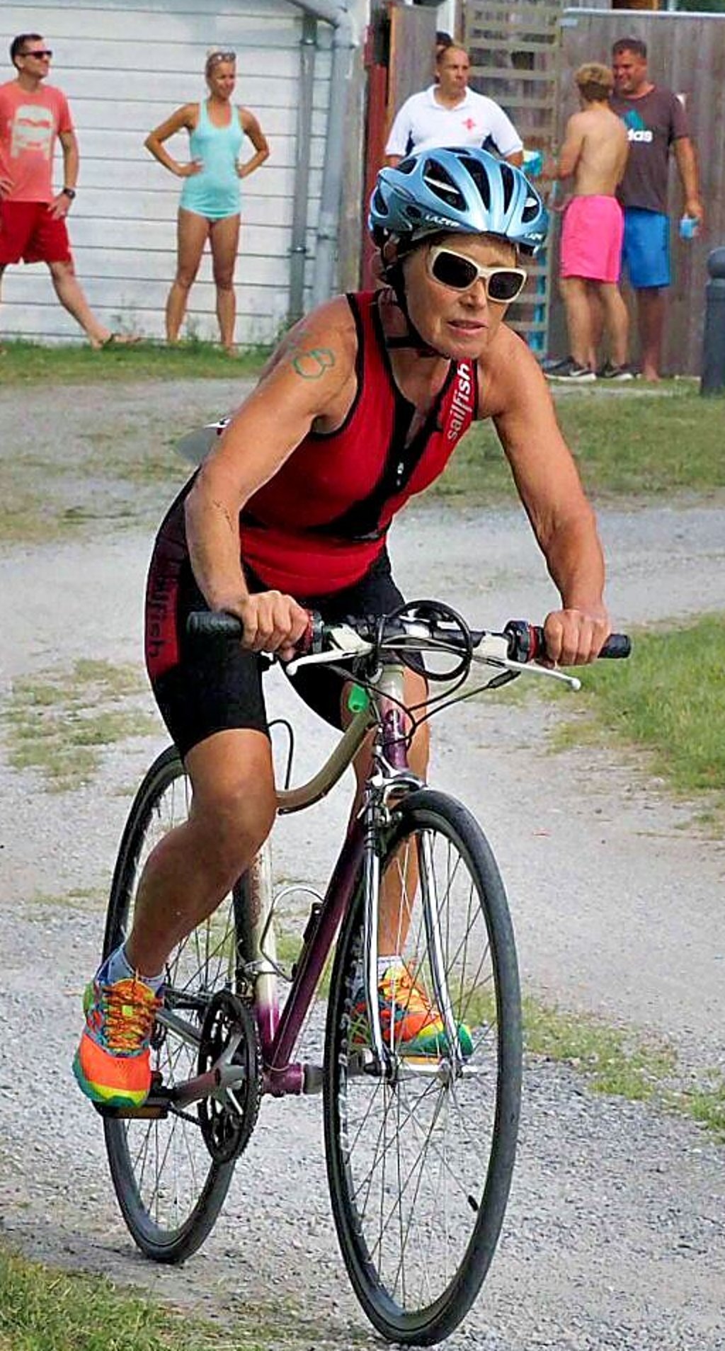 Im Harzkreis ist Ruth Heise eine Lauflegende. Auch mit 71 Jahren kommt die Halberstädterin gern nach Osterwieck zum Triathlon. Sie brachte sogar das Zahlenkunststück fertig, mit Startnummer 58 genau 58:58 Minuten unterwegs zu sein.