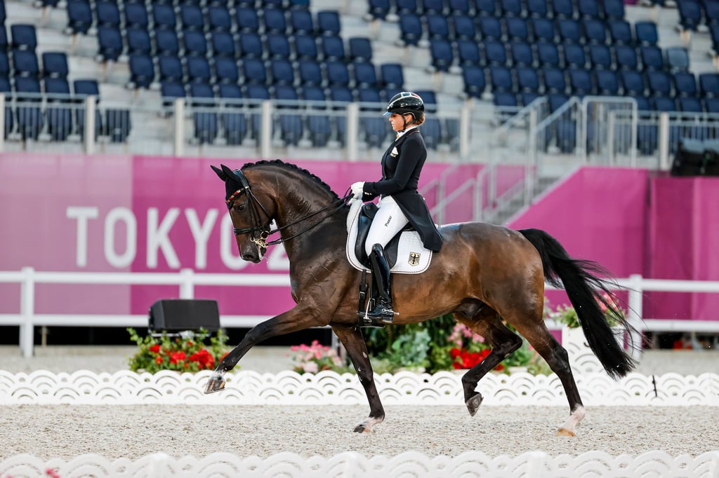 Mit drei starken Vorstellungen haben die deutschen Dressur-Reiter Olympia-Gold gewonnen.