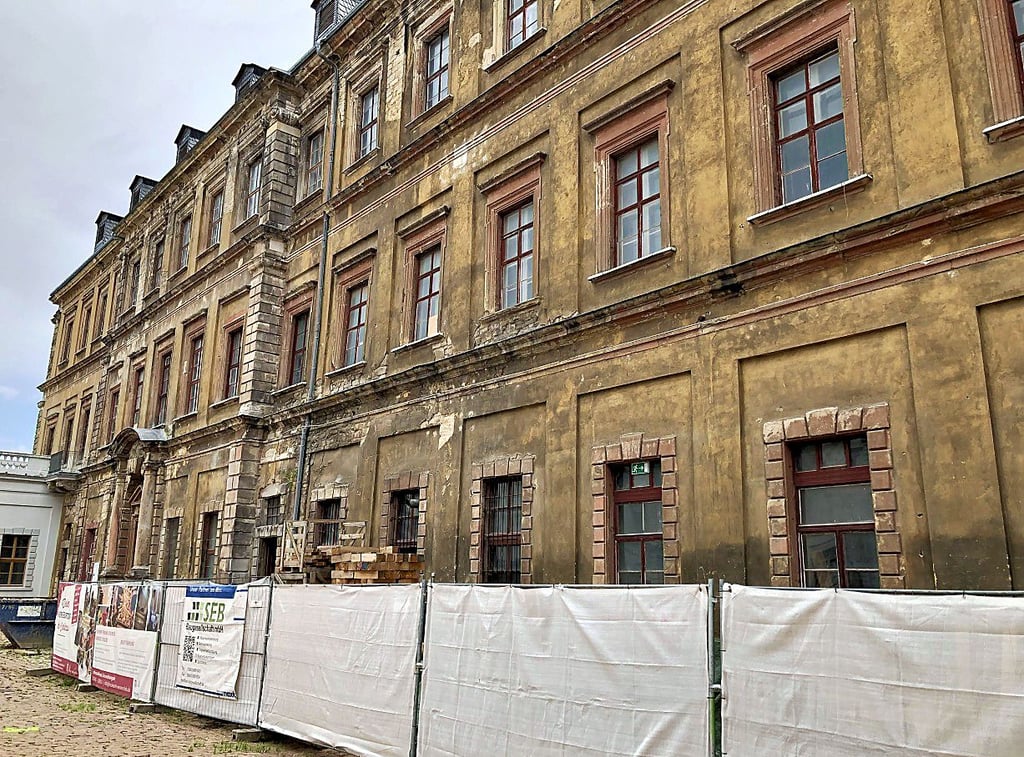 Zurzeit eine Baustelle: der Südflügel von Neu-Augustusburg.