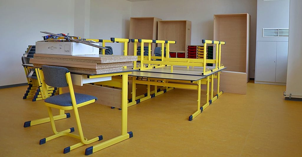 Der neue Klassenraum 3b in der oberen Etage. Auch hier gibt es einen Satz neuer Stühle und Tische.