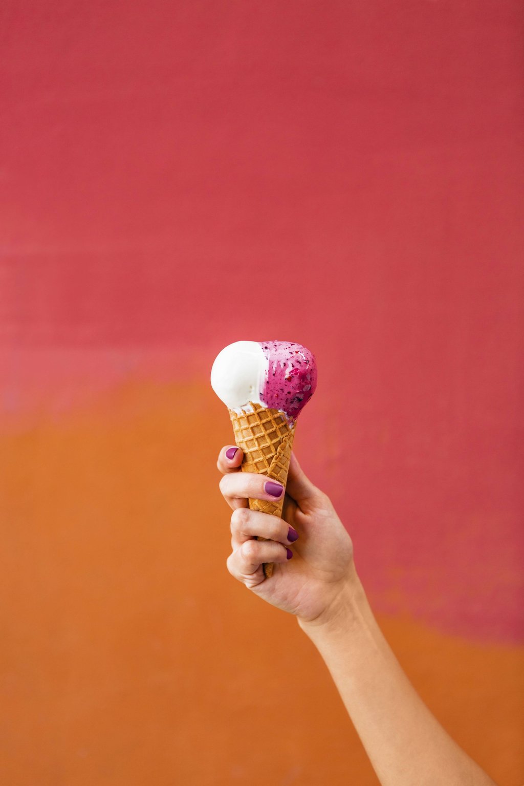 Eis essen macht glücklich. Das ist auch wissenschaftlich bewiesen.