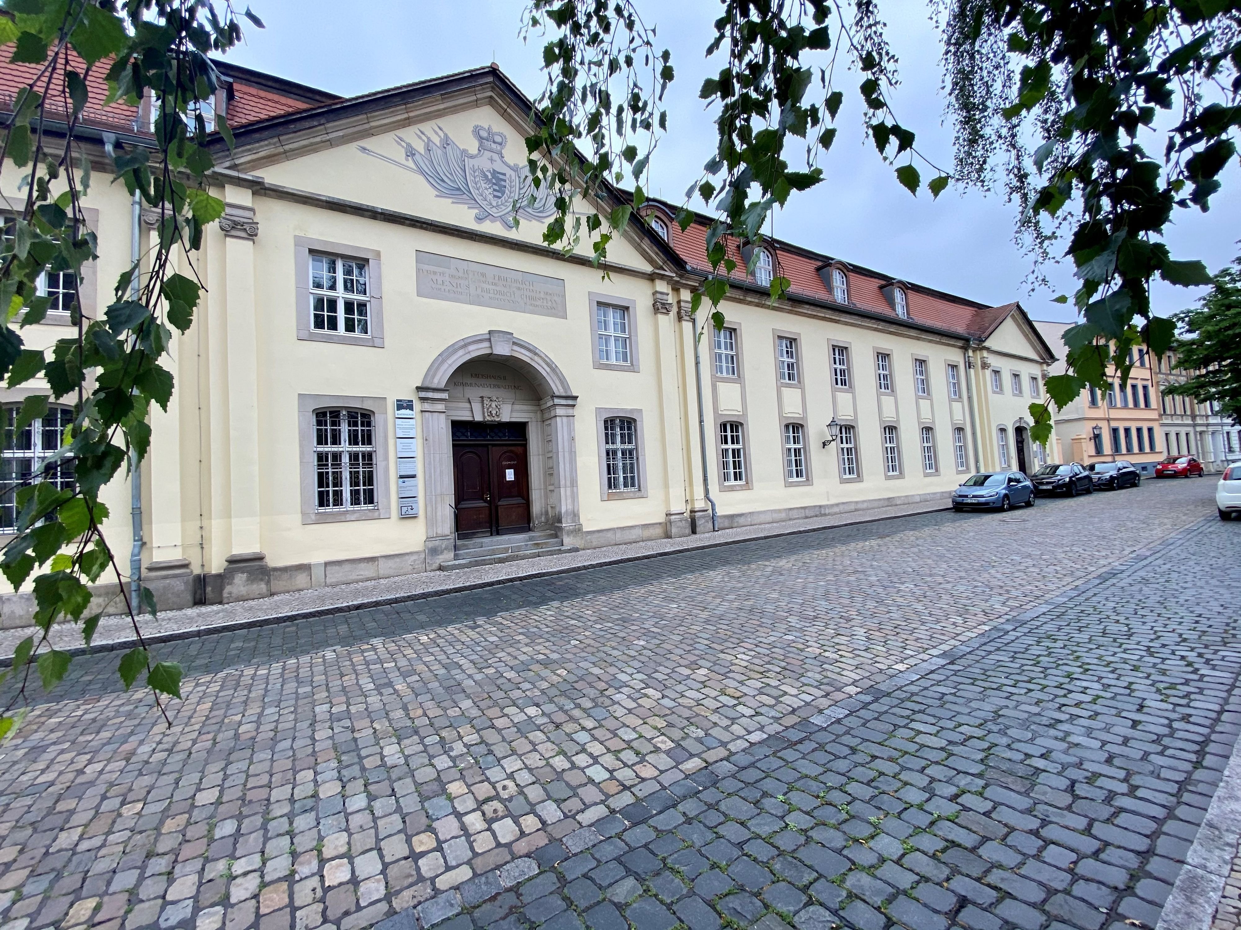 Das Rathaus  2 in der Schloßgartenstraße in Bernburg.